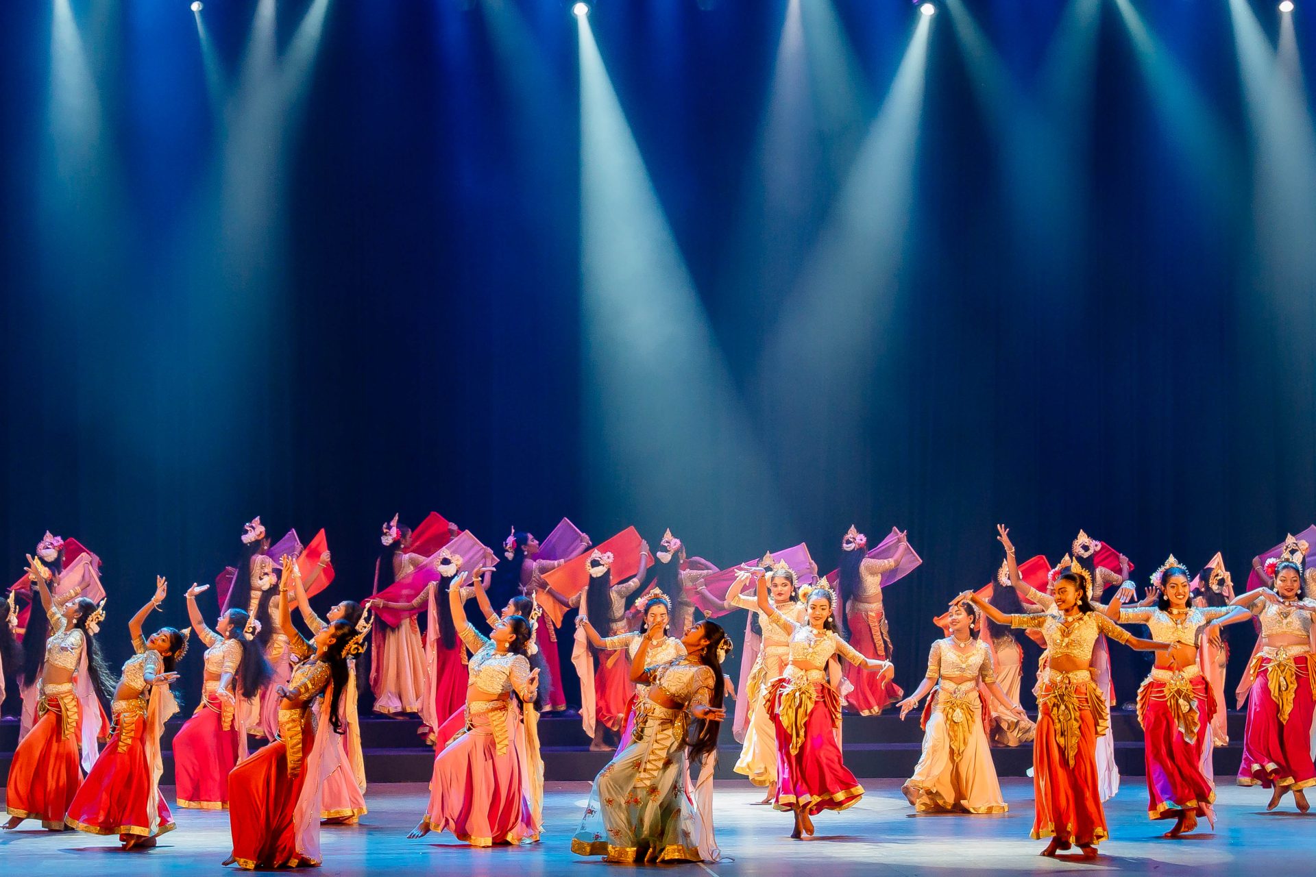 traditional dance stage performance lwa06345